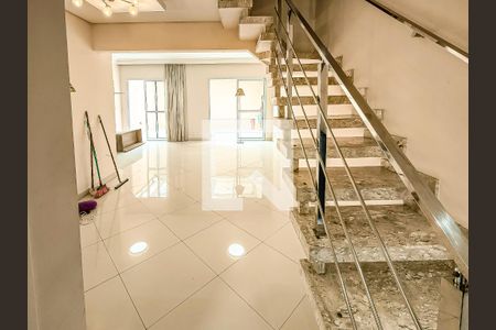 Sala de casa de condomínio para alugar com 3 quartos, 93m² em Interlagos, São Paulo