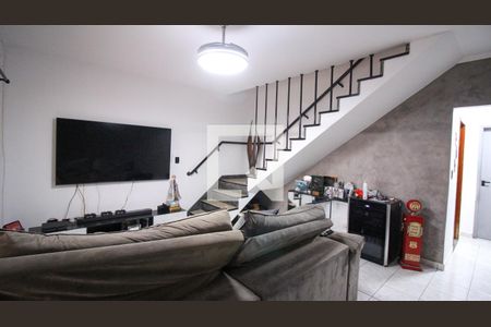 Casa à venda com 3 quartos, 140m² em Vila Ema, São Paulo