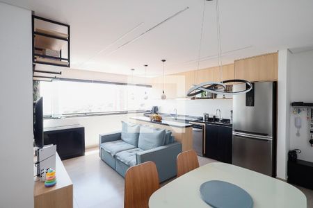 Sala / Cozinha  de apartamento à venda com 2 quartos, 52m² em Vila Gustavo, São Paulo