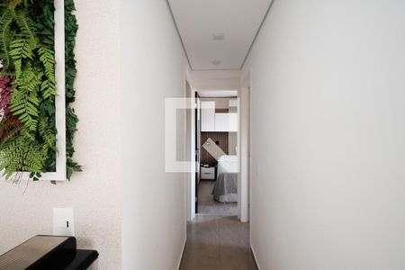 Corredor de apartamento à venda com 2 quartos, 52m² em Vila Gustavo, São Paulo
