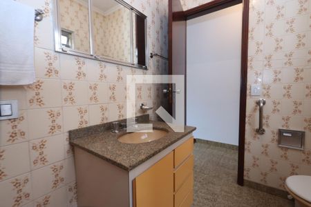 Banheiro da Suíte de casa à venda com 3 quartos, 244m² em Jardim Vila Formosa, São Paulo