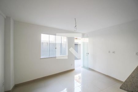 Sala de casa para alugar com 2 quartos, 70m² em Olinda, Nilópolis