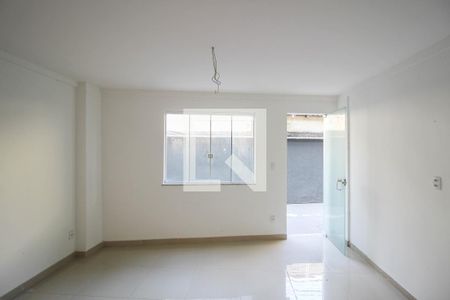 Sala de casa para alugar com 2 quartos, 70m² em Olinda, Nilópolis
