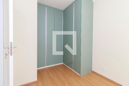 Quarto 1 de apartamento para alugar com 2 quartos, 44m² em Parque Maria Helena, São Paulo