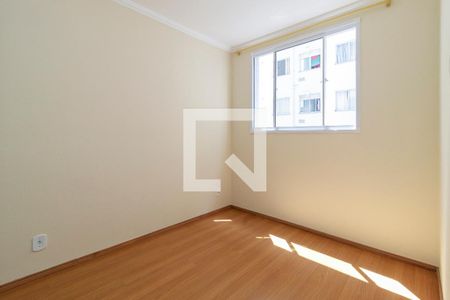 Quarto 1 de apartamento para alugar com 2 quartos, 44m² em Parque Maria Helena, São Paulo