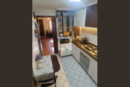 Cozinha de casa de condomínio para alugar com 3 quartos, 120m² em Uberaba, Curitiba