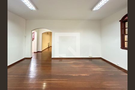 Casa à venda com 6 quartos, 420m² em São José, Belo Horizonte