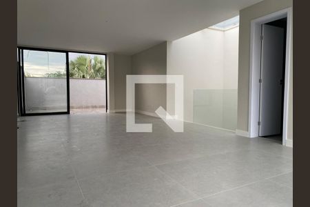 Casa à venda com 4 quartos, 462m² em Barra da Tijuca, Rio de Janeiro