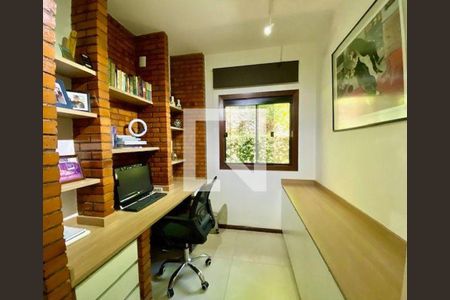 Casa à venda com 4 quartos, 378m² em Itaipu, Niterói