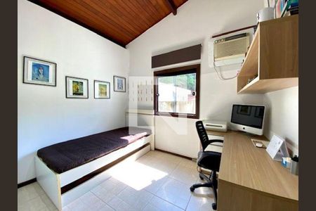 Casa à venda com 4 quartos, 378m² em Itaipu, Niterói