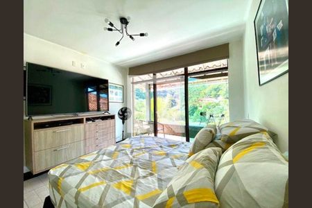 Casa à venda com 4 quartos, 378m² em Itaipu, Niterói