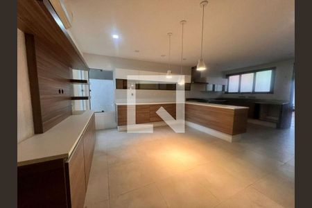 Casa à venda com 5 quartos, 944m² em Barra da Tijuca, Rio de Janeiro