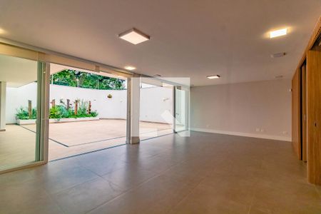 Casa à venda com 4 quartos, 430m² em Planalto Paulista, São Paulo