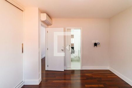 Casa à venda com 4 quartos, 430m² em Planalto Paulista, São Paulo