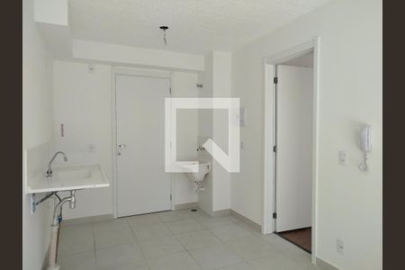 Sala e cozinha integrada de apartamento para alugar com 1 quarto, 27m² em Guaiauna, São Paulo