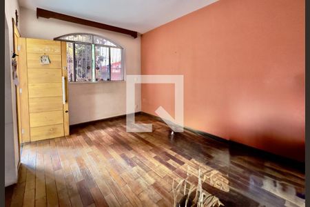 Casa à venda com 3 quartos, 230m² em Renascença, Belo Horizonte