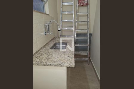 Cozinha de apartamento para alugar com 3 quartos, 80m² em Sampaio, Rio de Janeiro