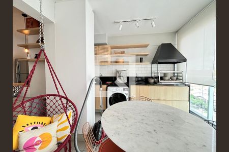 Sala/Cozinha de apartamento à venda com 1 quarto, 50m² em Moema, São Paulo