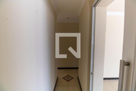 Corredor de casa de condomínio para alugar com 6 quartos, 800m² em Piratininga, Niterói