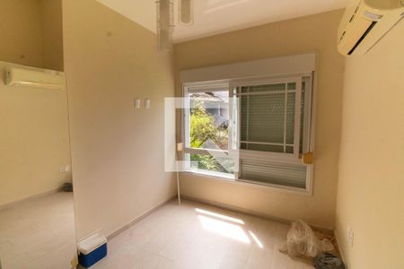 Quarto  de casa de condomínio para alugar com 6 quartos, 800m² em Piratininga, Niterói