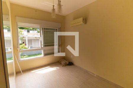 Quarto  de casa de condomínio para alugar com 6 quartos, 800m² em Piratininga, Niterói