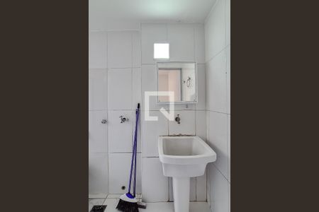 Banheiro de kitnet/studio para alugar com 1 quarto, 30m² em Água Branca, São Paulo