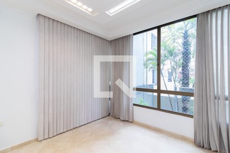 Sala de TV de apartamento para alugar com 4 quartos, 200m² em Jardim Santa Angelina, São Paulo