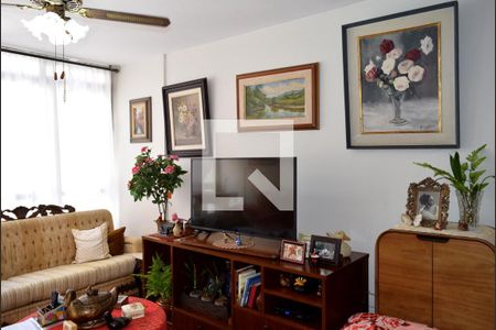 Sala de estar de apartamento à venda com 2 quartos, 100m² em Pinheiros, São Paulo