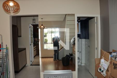 Casa de Condomínio para alugar com 2 quartos, 70m² em Vila Monte Serrat, Cotia