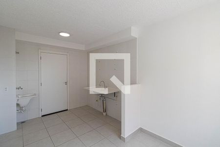 Sala/Cozinha/Área de Serviço  de apartamento para alugar com 2 quartos, 32m² em Itaquera, São Paulo