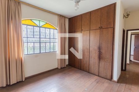 Suíte de casa à venda com 5 quartos, 385m² em Ipê, Belo Horizonte