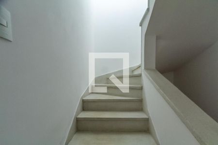 Escada de casa à venda com 3 quartos, 153m² em Rudge Ramos, São Bernardo do Campo