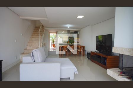 Sala  de casa à venda com 3 quartos, 310m² em Tristeza, Porto Alegre