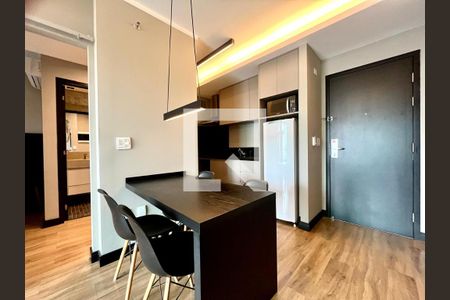 Sala de apartamento para alugar com 1 quarto, 38m² em Cambuí, Campinas