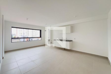 Sala e cozinha de apartamento para alugar com 2 quartos, 57m² em Ipiranga, São Paulo