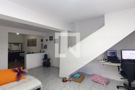Casa à venda com 4 quartos, 190m² em Conjunto Residencial José Bonifácio, São Paulo