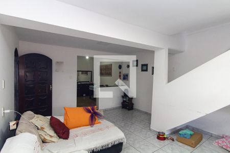 Casa à venda com 4 quartos, 190m² em Conjunto Residencial José Bonifácio, São Paulo