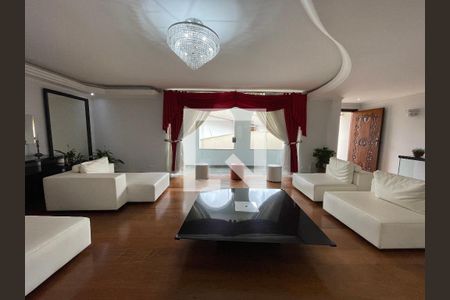 Sala de estar de casa à venda com 7 quartos, 540m² em Caxingui, São Paulo