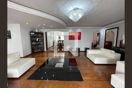 Sala de estar de casa à venda com 7 quartos, 540m² em Caxingui, São Paulo