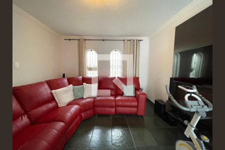 Sala de TV de casa à venda com 7 quartos, 540m² em Caxingui, São Paulo