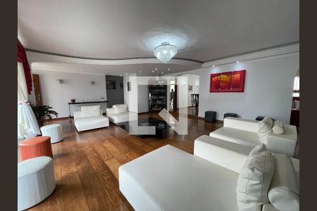 Sala de estar de casa à venda com 7 quartos, 540m² em Caxingui, São Paulo