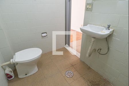 Banheiro de kitnet/studio para alugar com 1 quarto, 29m² em Vila Buarque, São Paulo