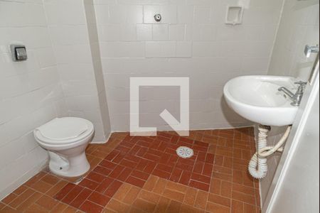 Banheiro de kitnet/studio para alugar com 1 quarto, 30m² em Santa Cecilia, São Paulo