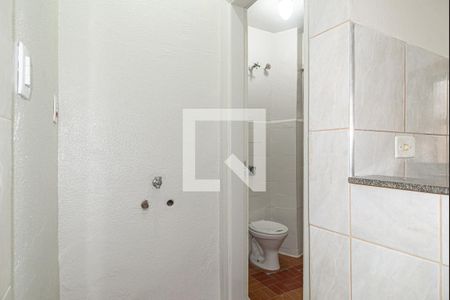 Banheiro de kitnet/studio para alugar com 1 quarto, 30m² em Santa Cecilia, São Paulo