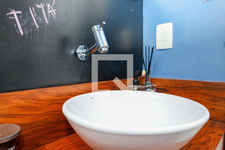 Lavabo de casa de condomínio à venda com 2 quartos, 140m² em Real Parque, São Paulo