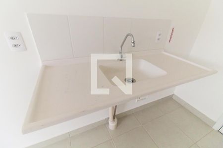Sala/Cozinha de apartamento para alugar com 2 quartos, 35m² em Vila Carmosina, São Paulo
