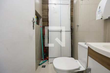 Lavabo de casa para alugar com 2 quartos, 130m² em Jardim Maria Luiza, Taboão da Serra