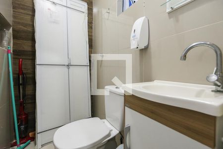 Lavabo de casa para alugar com 2 quartos, 130m² em Jardim Maria Luiza, Taboão da Serra