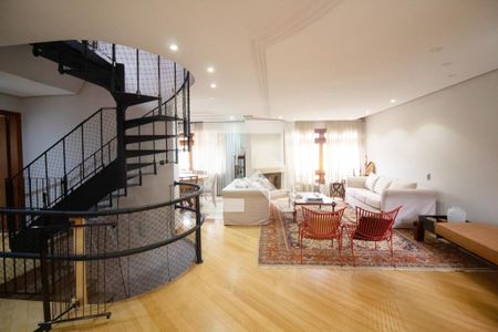 Casa à venda com 4 quartos, 340m² em Vila Madalena, São Paulo