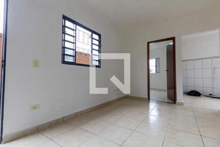 Sala de casa para alugar com 2 quartos, 61m² em Vila Nhocuné, São Paulo